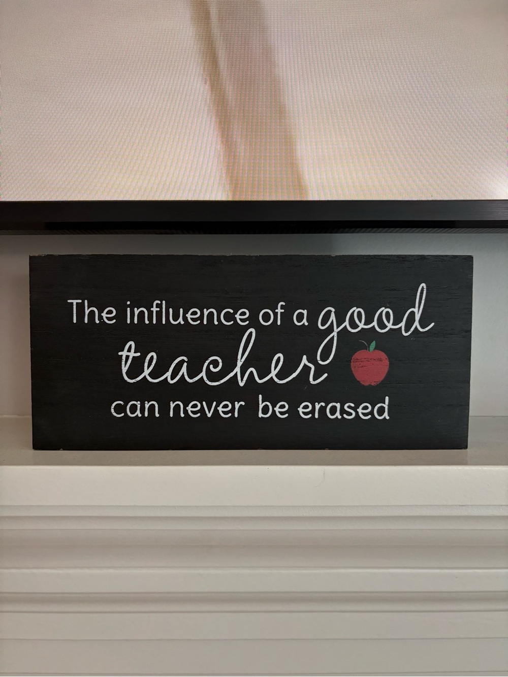 ECCOLO "The influence of a good teacher..” with Red Apple Wooden Sign